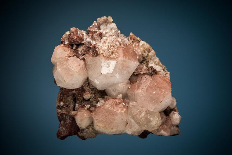 FLUORAPOPHYLLITE on ANALCIME